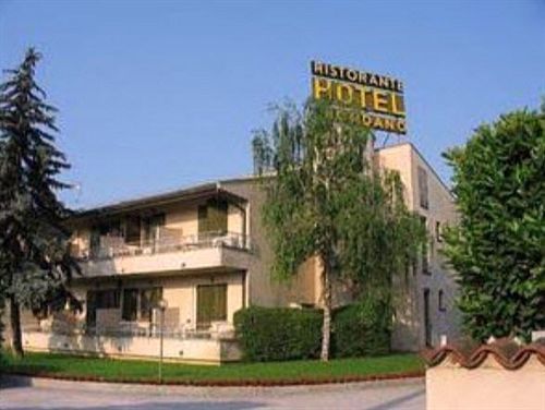 Hotel Ristorante Giordano Cavernago Εξωτερικό φωτογραφία