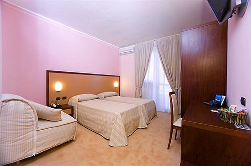 Hotel Ristorante Giordano Cavernago Εξωτερικό φωτογραφία
